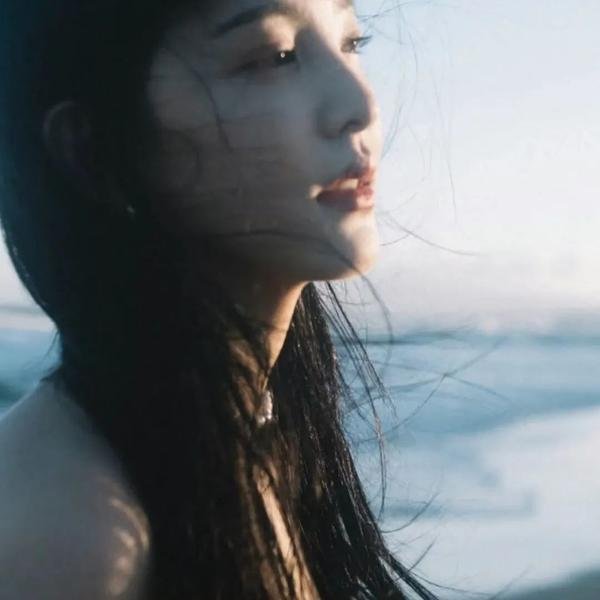 攀岩女孩儿